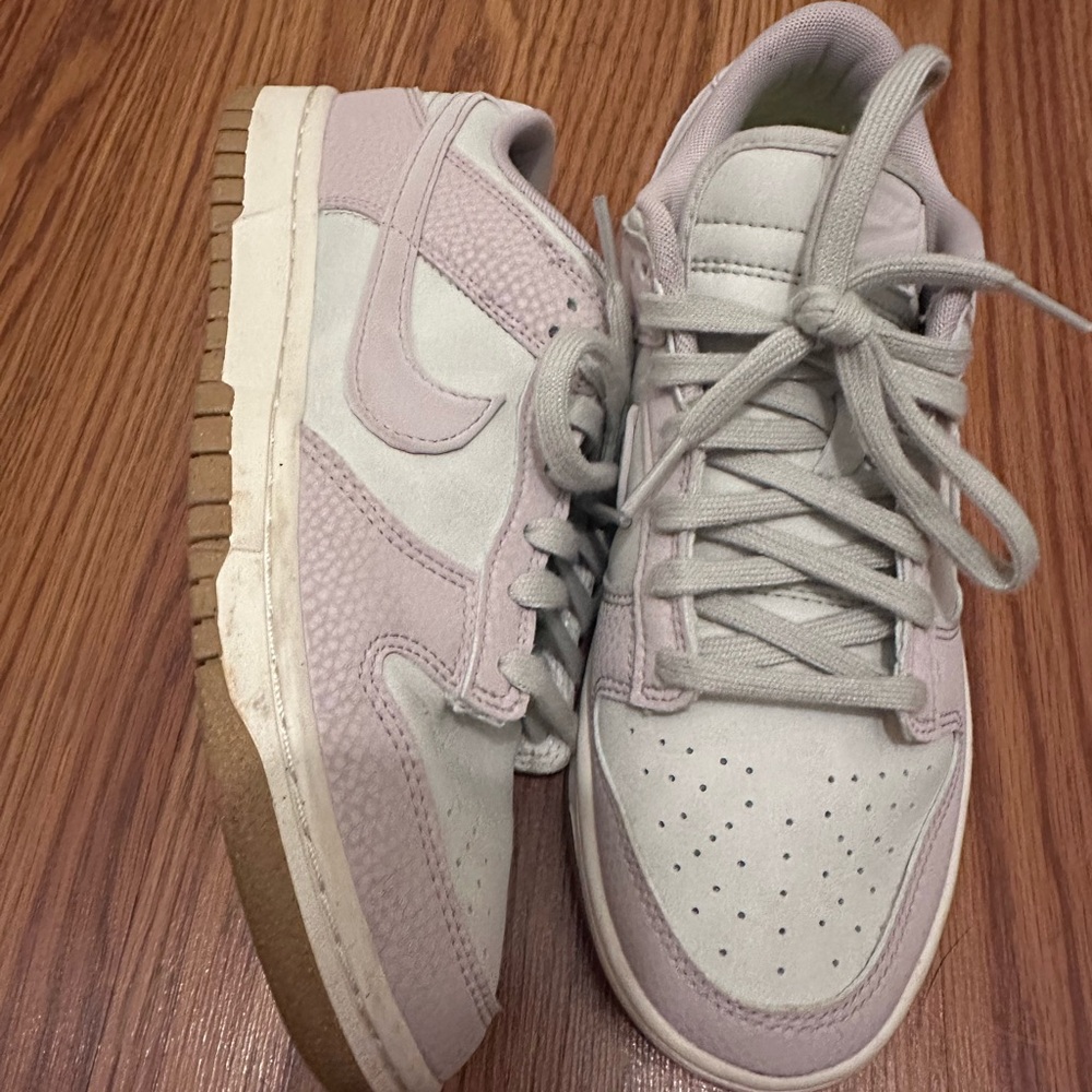 Women’s lavender Dunks